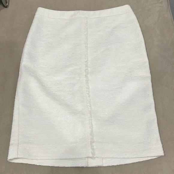 Ann Taylor Fringe Tweed Pencil Skirt Size 0P Cream - Picture 2 of 5
